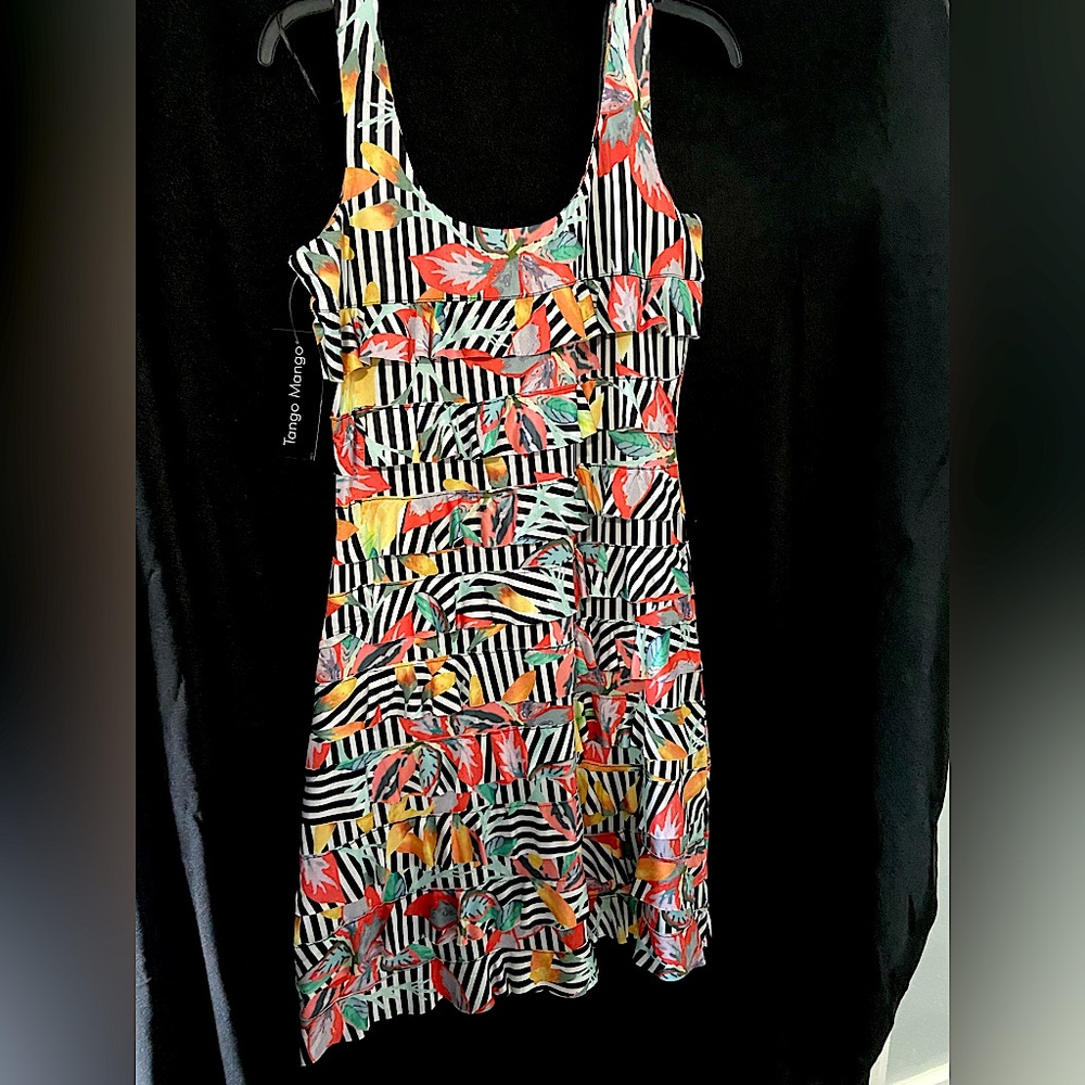 NWT Tango Mango Sleeveless Dress Floral Size Medium